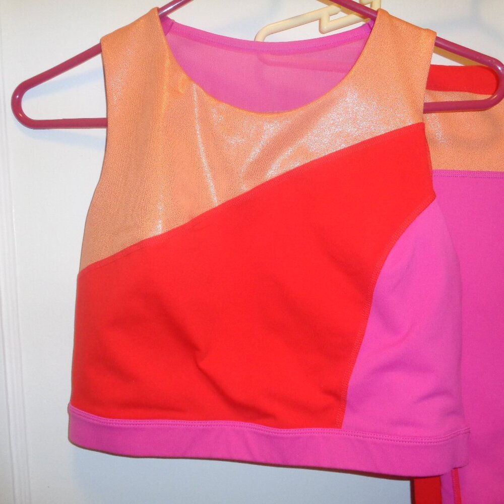 BEAUTIFUL RED AND GOLD LEGGINGS WITH THREE TOPS ALL VERY BEAUTIFUL